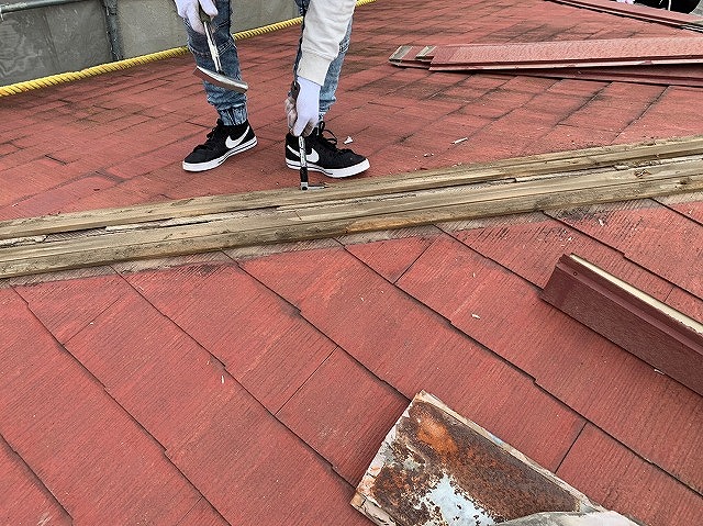 カラーベスト屋根棟板金撤去